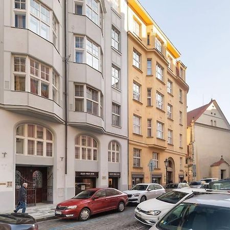 Luxury Apartment On Old Town Square Прага Екстериор снимка
