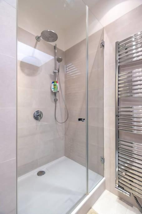 Luxury Apartment On Old Town Square Прага Екстериор снимка